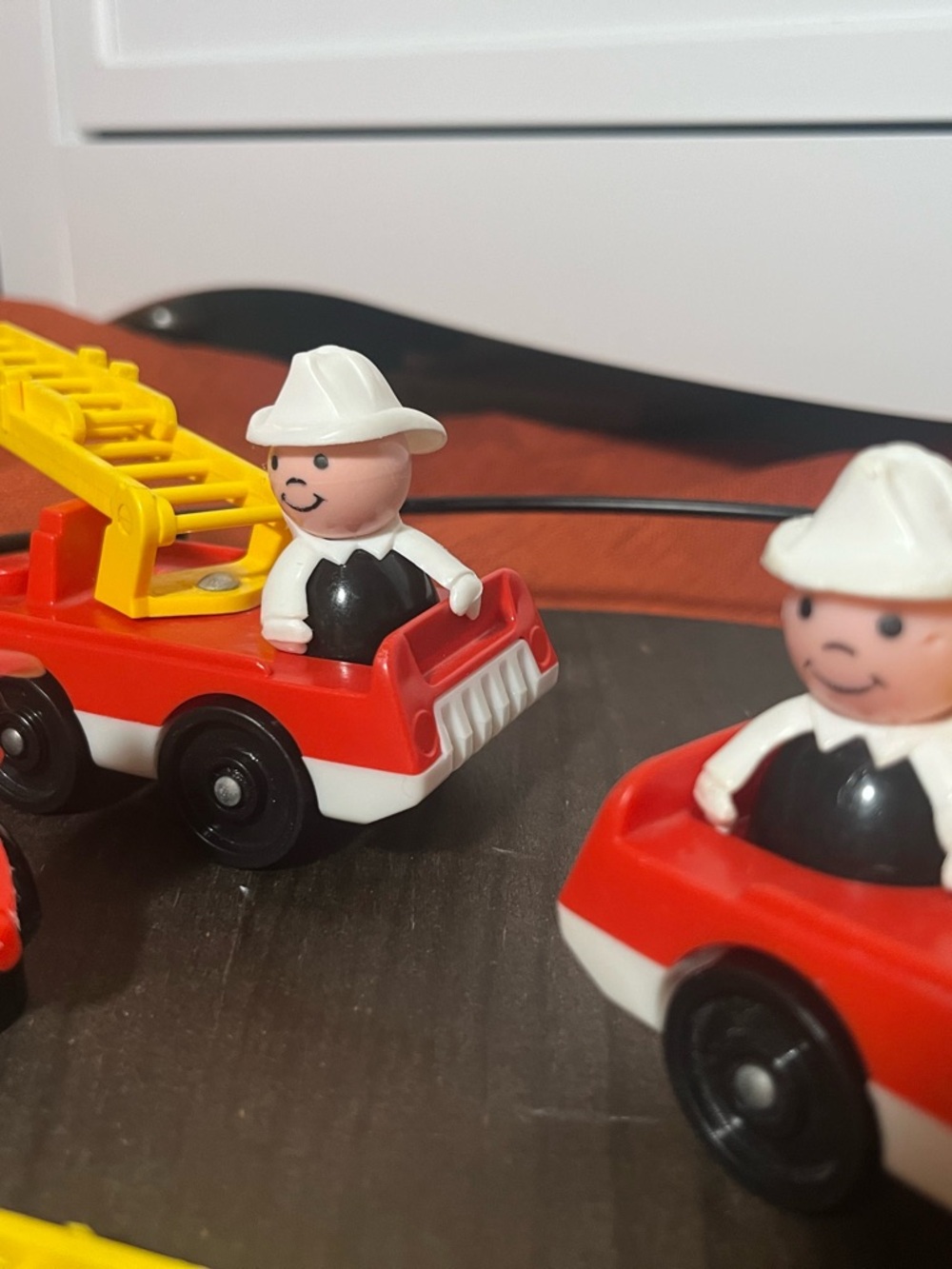 Vintage fisher price Red & Yellow Fire Truck Toy Set - Picture 4 of 4